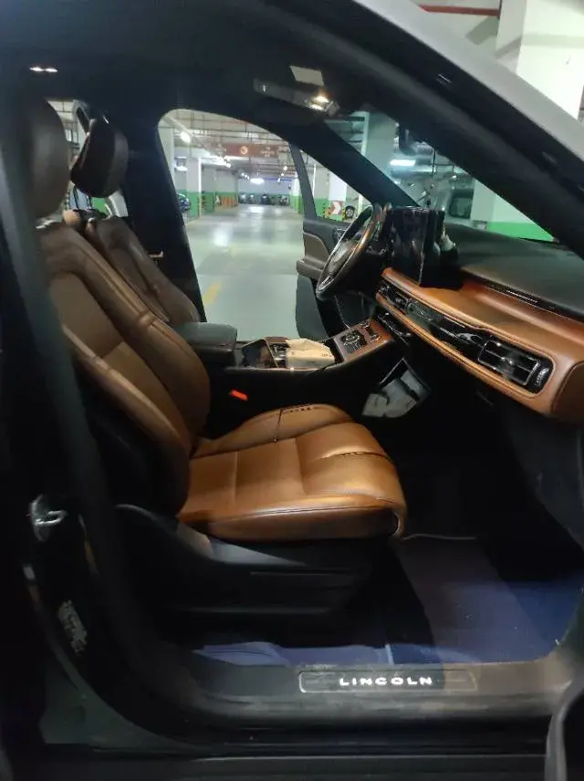 2021 LINCOLN AVIATOR thumbnail 3