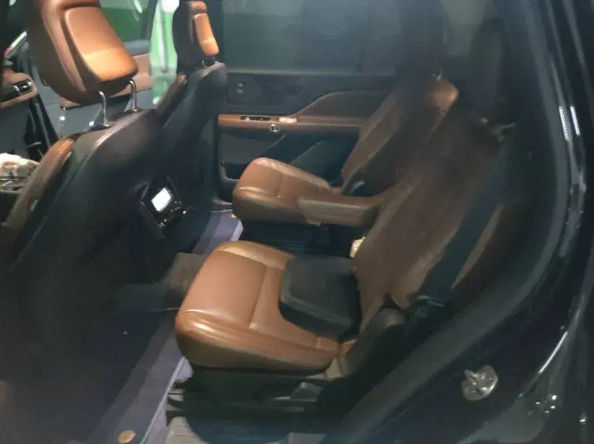 2021 LINCOLN AVIATOR thumbnail 4