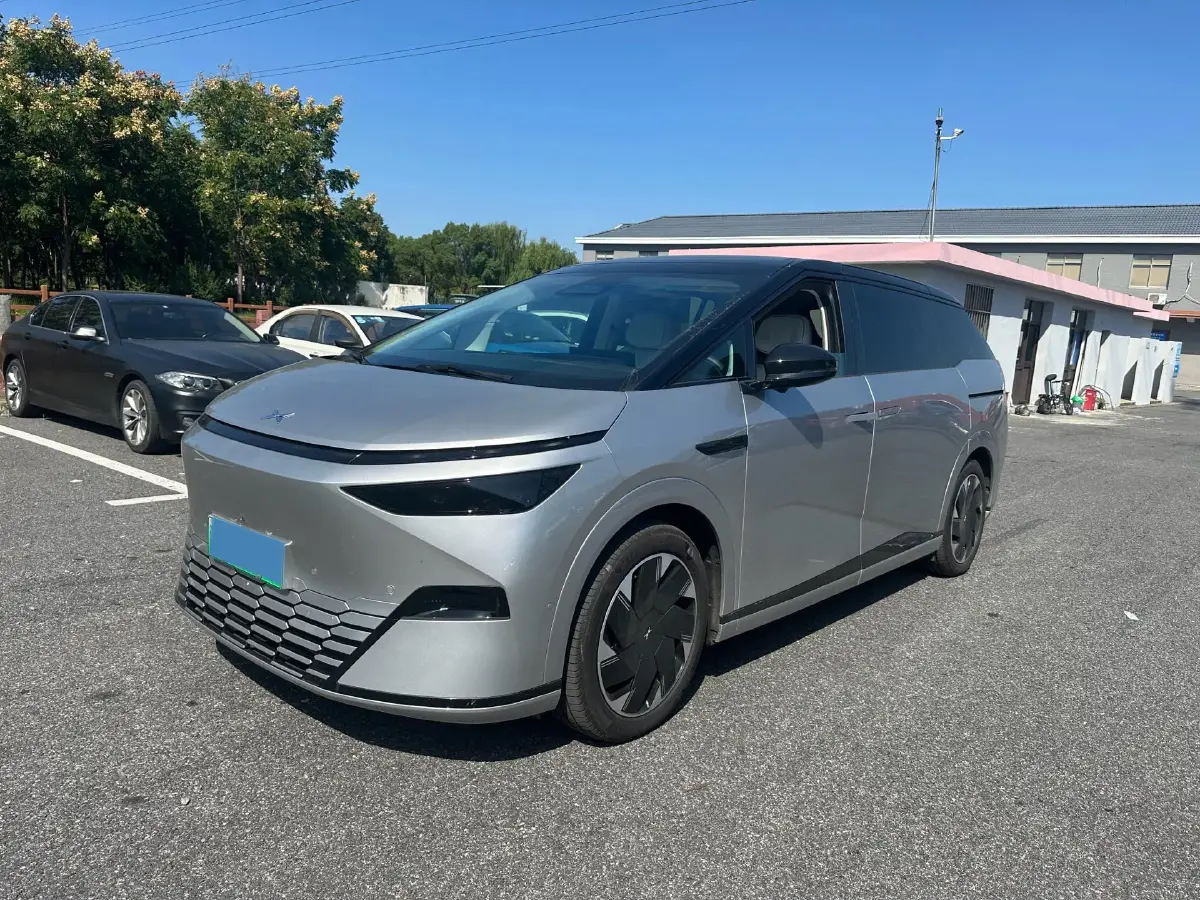 2024 Xpeng X9 BEV 101.5KWH