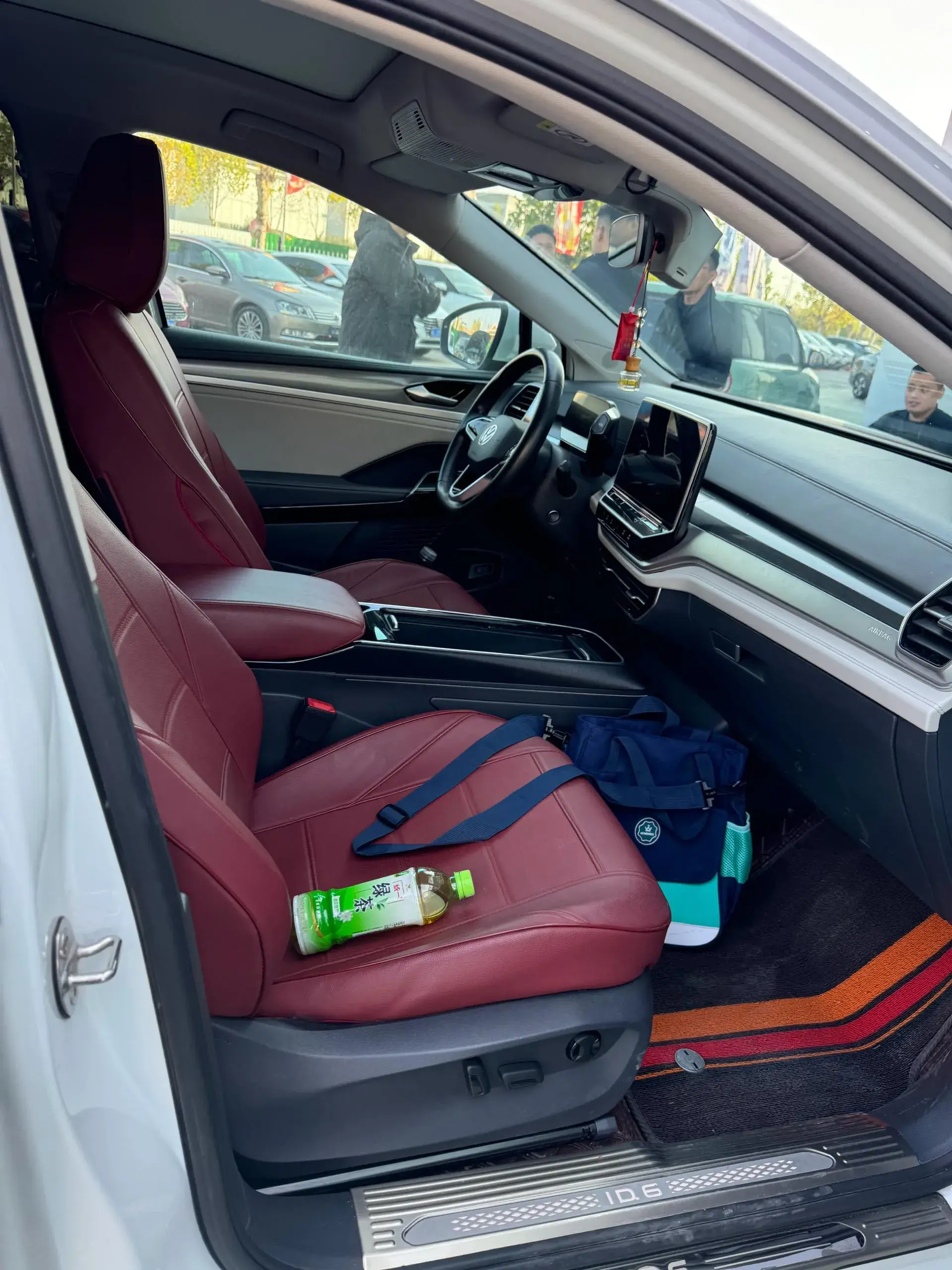 2021 VOLKSWAGEN ID.6 thumbnail 4