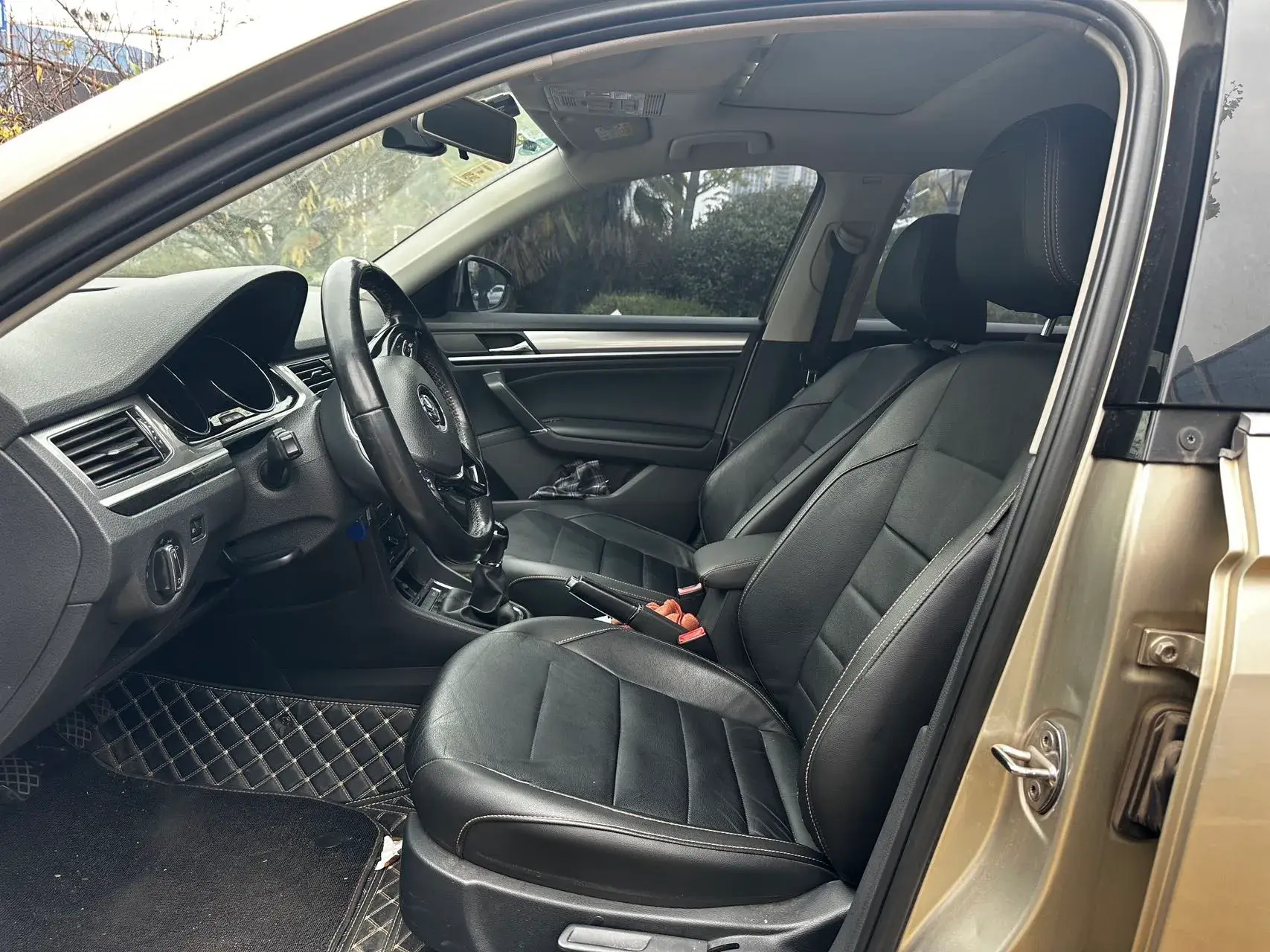 2018 VOLKSWAGEN BORA thumbnail 4