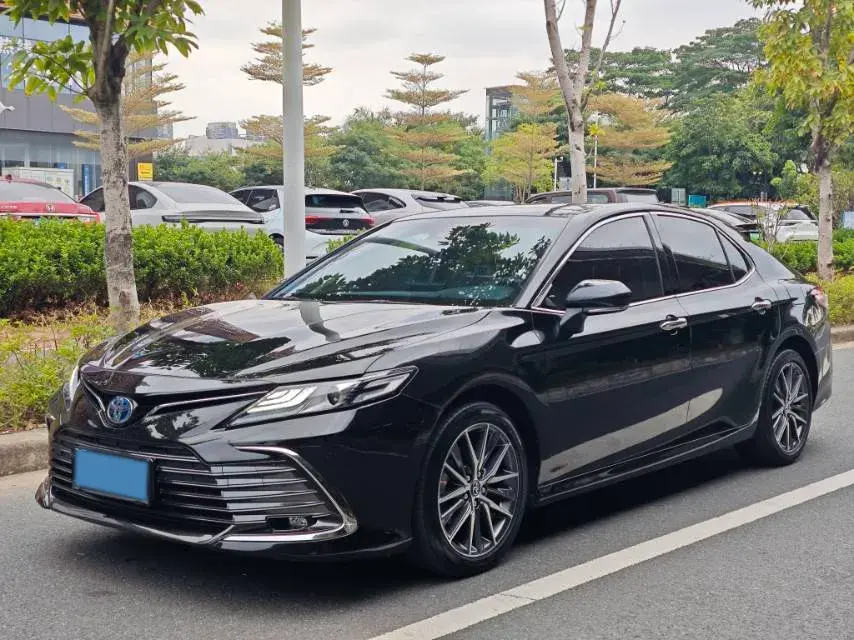 2021 Toyota Camry 2.5L 178HP L4 E-CVT Hybrid