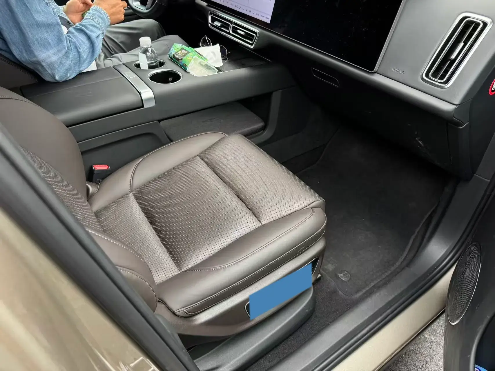 2023 LI L8 thumbnail 3