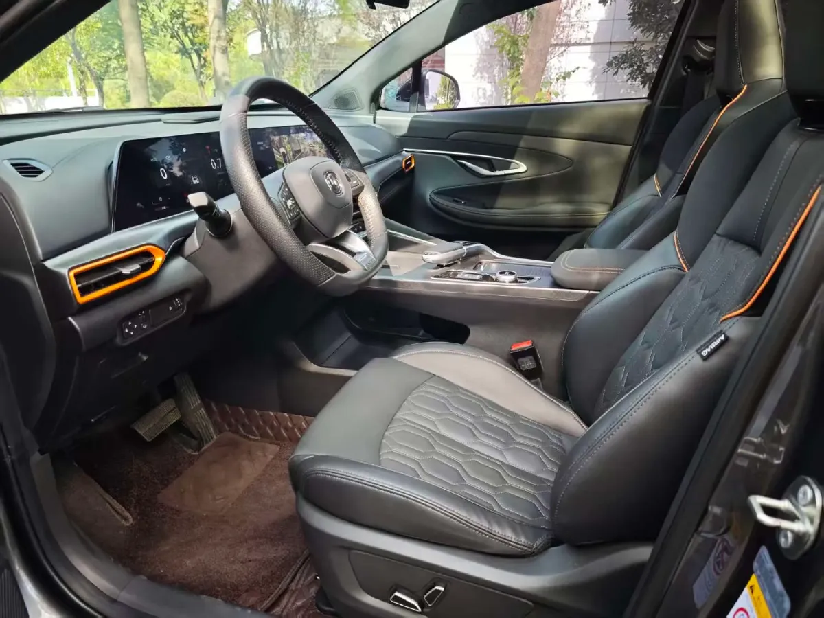 2022 ChangAn UNI-T 2.0T 233HP L4 8AT,autocango,china used car exporter,china ev exporter,chinese used car exporter,chinese used ev exporter