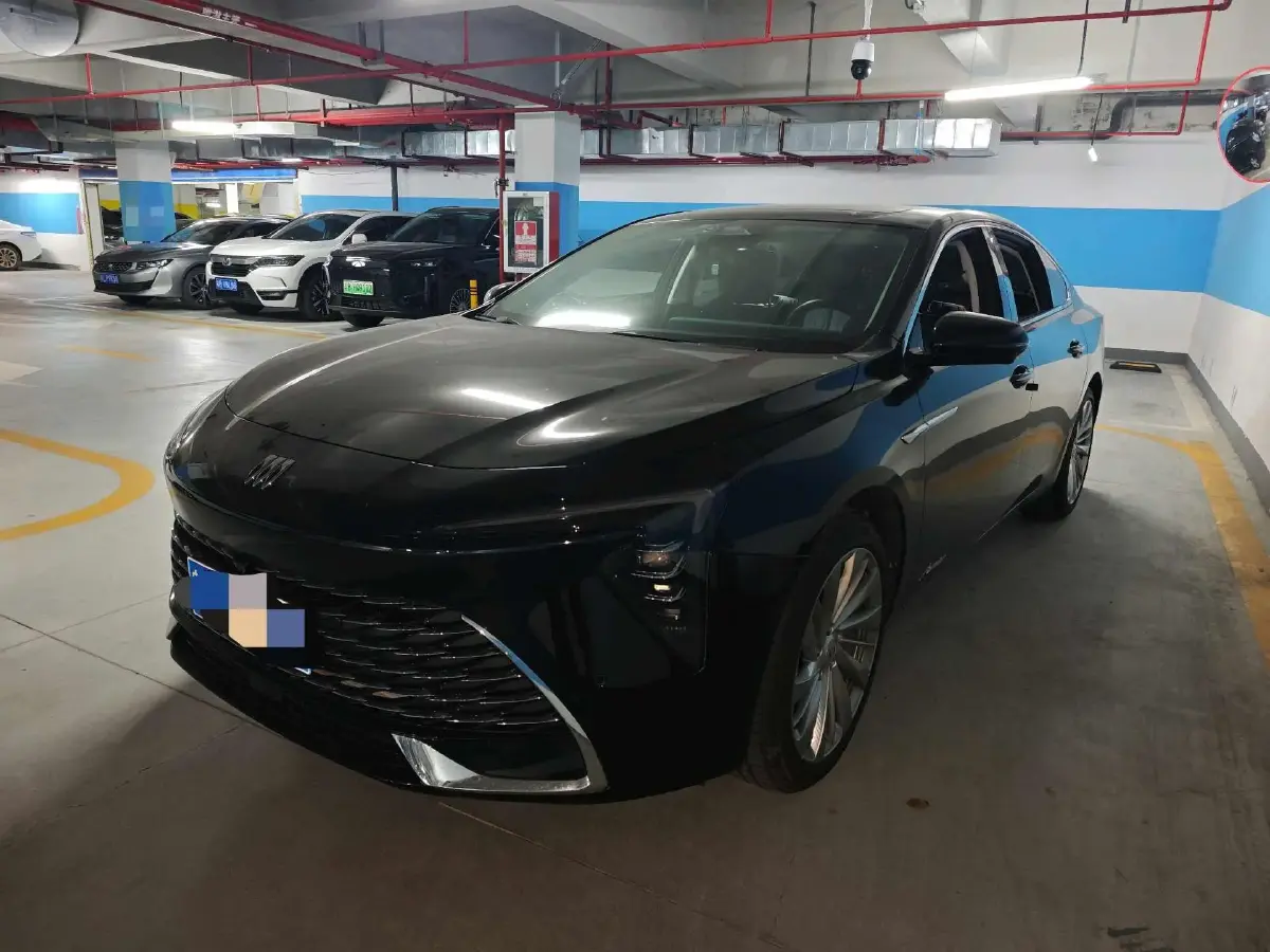 2025 Buick Larcosse 2.0T 237HP L4 9AT