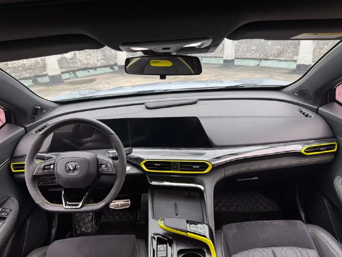 2022 ChangAn UNI-T 1.5T 188HP L4 7DCT,autocango,china used car exporter,china ev exporter,chinese used car exporter,chinese used ev exporter