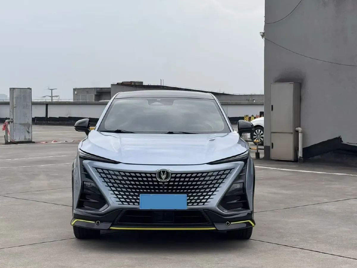 2022 ChangAn UNI-T 1.5T 188HP L4 7DCT,autocango,china used car exporter,china ev exporter,chinese used car exporter,chinese used ev exporter