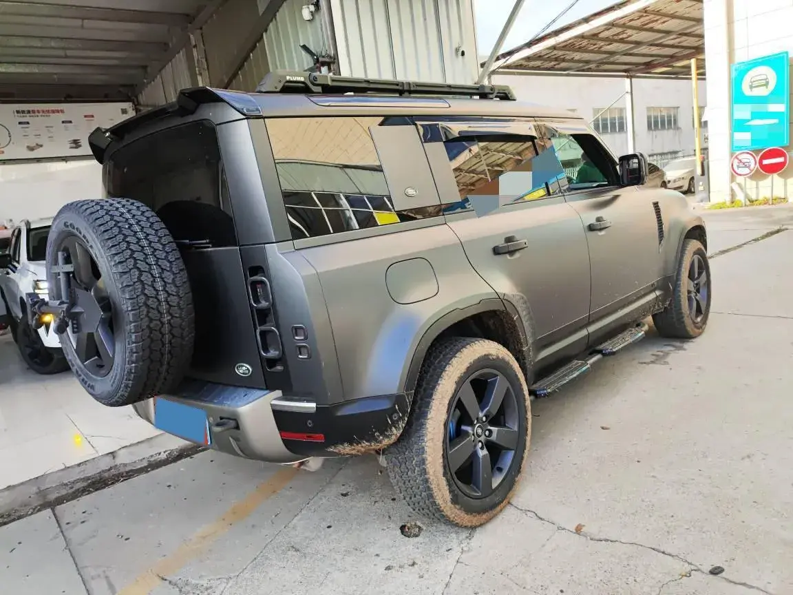 2023 LAND ROVER thumbnail 2