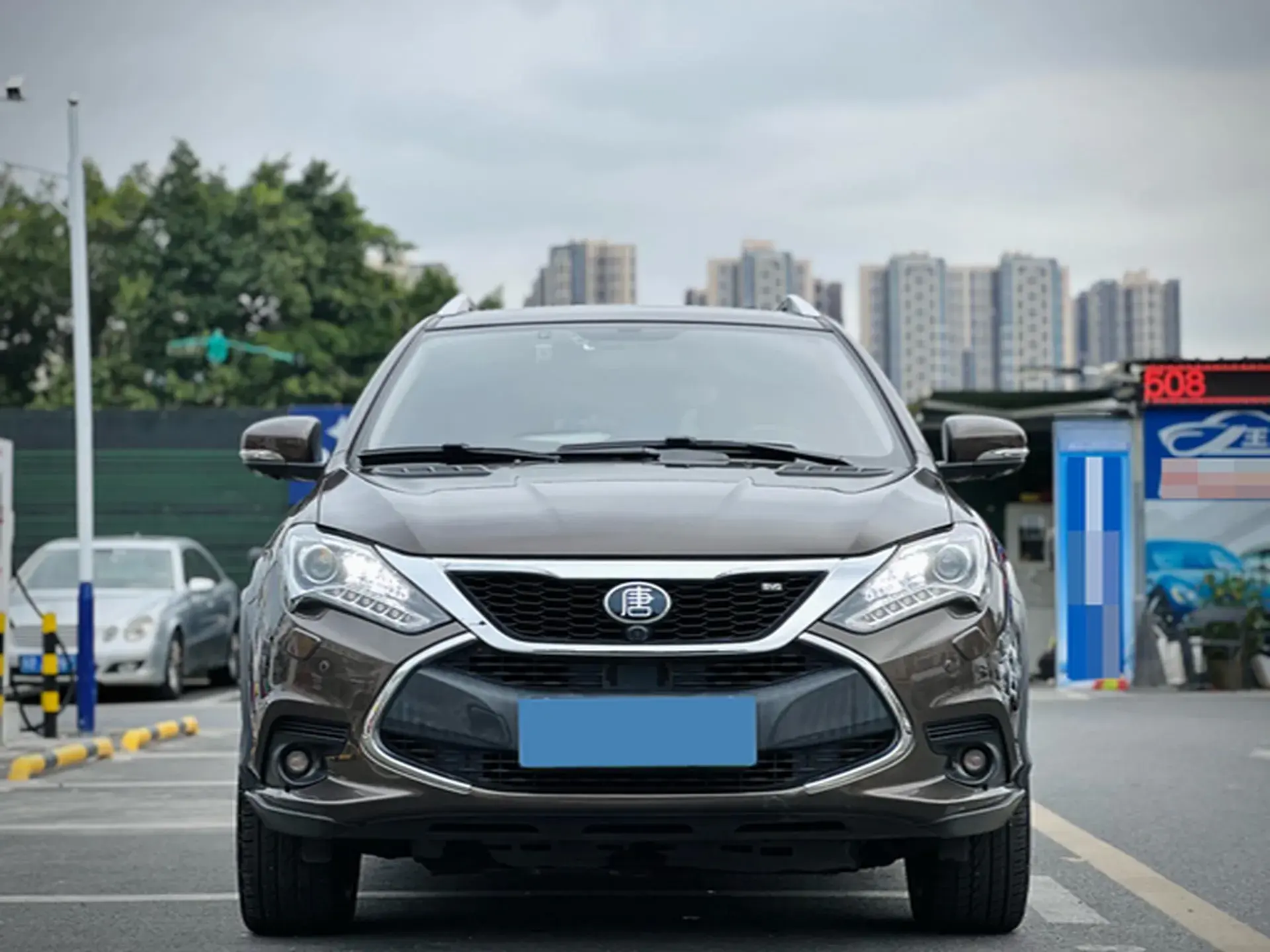 2017 BYD TANG thumbnail 2
