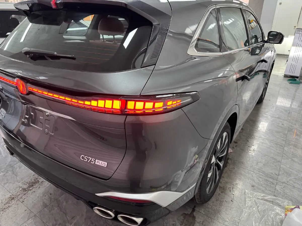 2025 ChangAn CS75 Plus 2.0T 233HP L4 8AT,autocango,china used car exporter,china ev exporter,chinese used car exporter,chinese used ev exporter