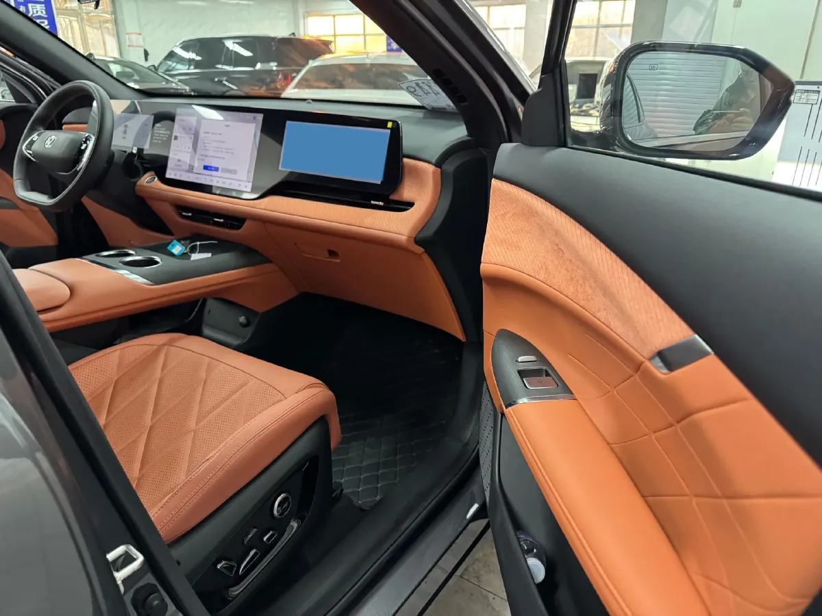 2025 ChangAn CS75 Plus 2.0T 233HP L4 8AT,autocango,china used car exporter,china ev exporter,chinese used car exporter,chinese used ev exporter