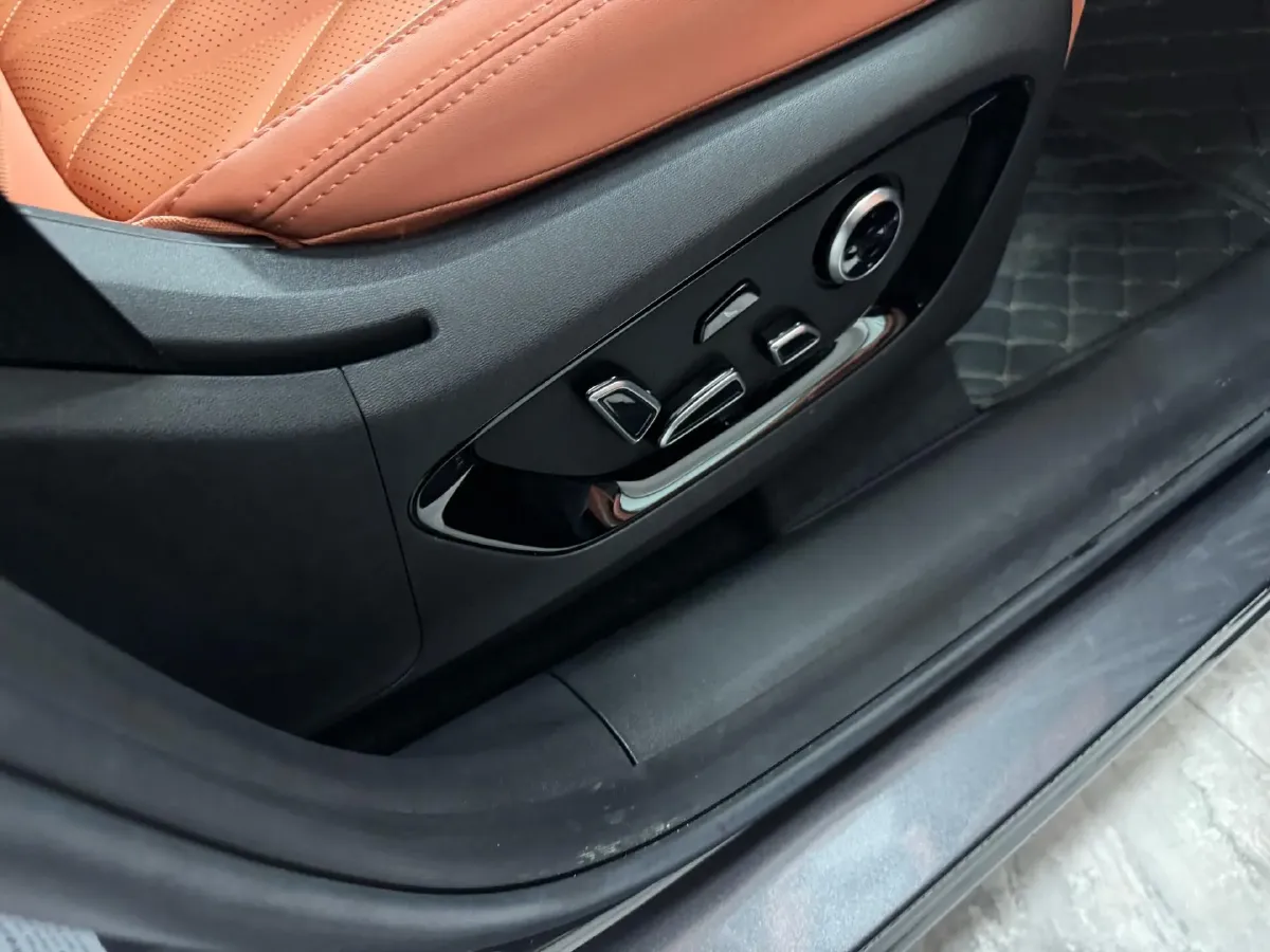 2025 ChangAn CS75 Plus 2.0T 233HP L4 8AT,autocango,china used car exporter,china ev exporter,chinese used car exporter,chinese used ev exporter