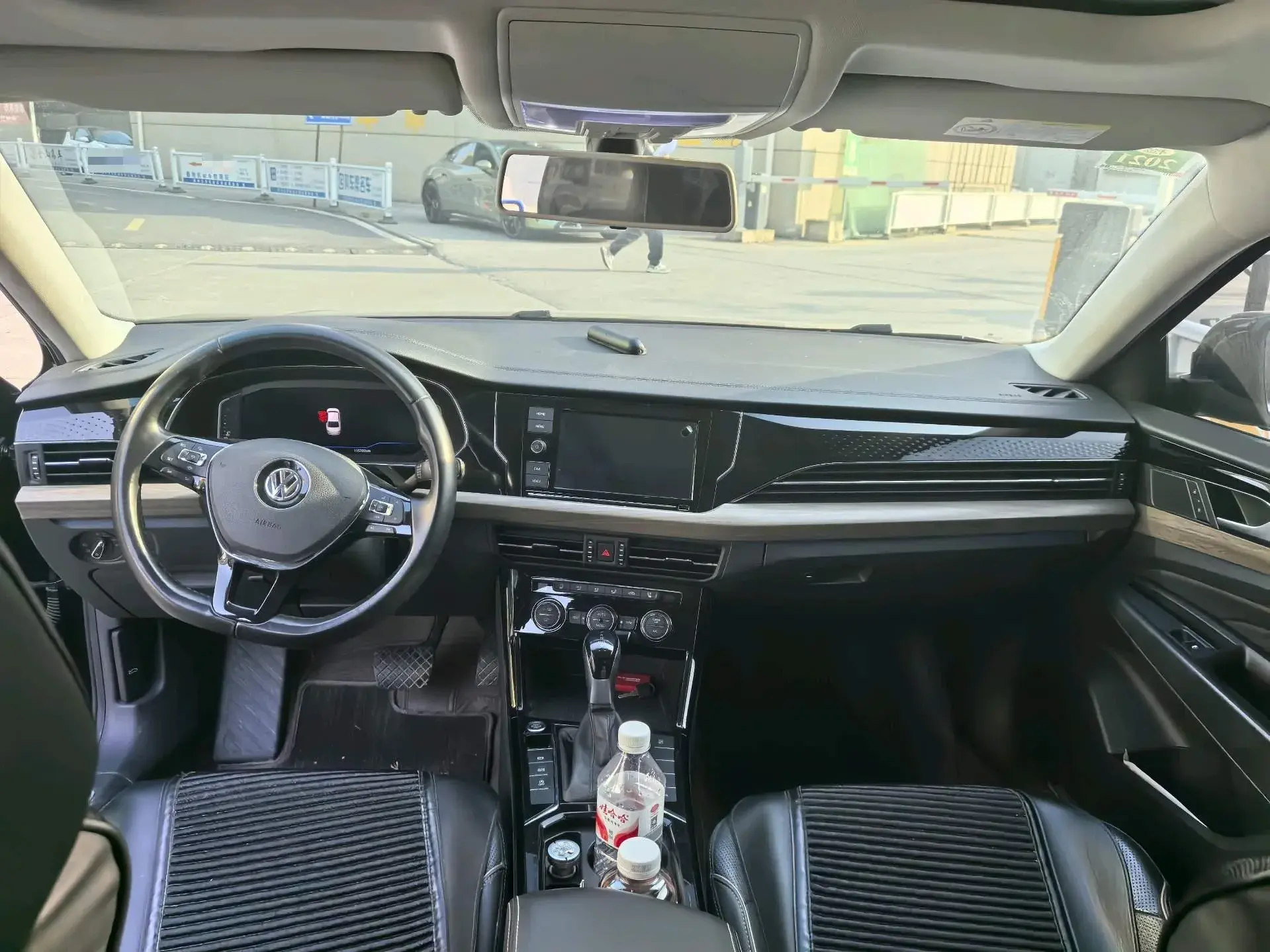 2019 VOLKSWAGEN PASSAT thumbnail 4