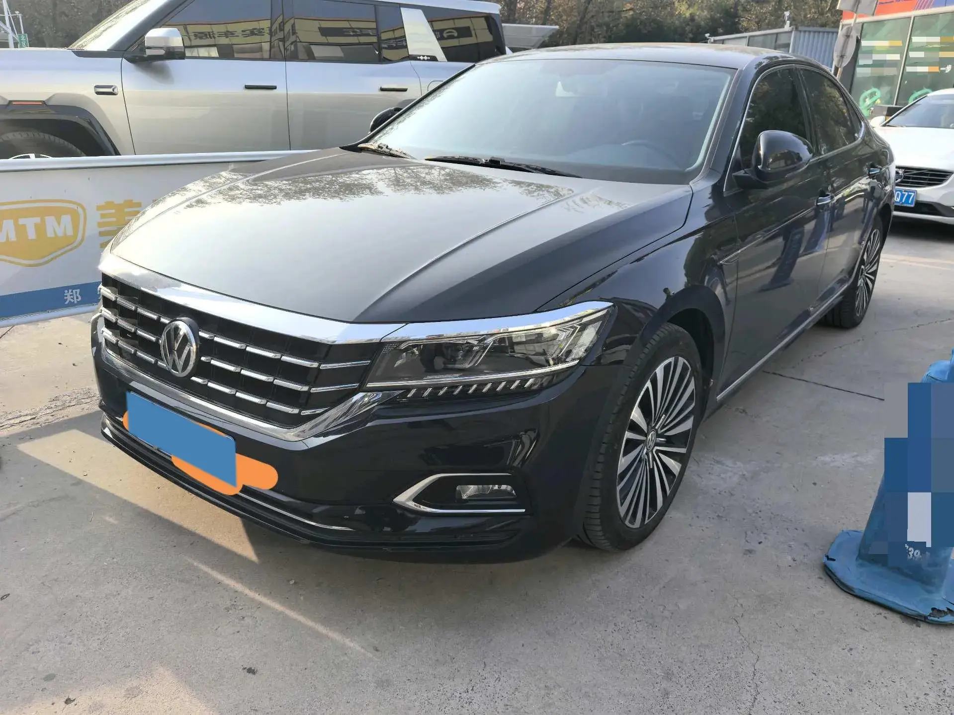 2019 VOLKSWAGEN PASSAT view 1