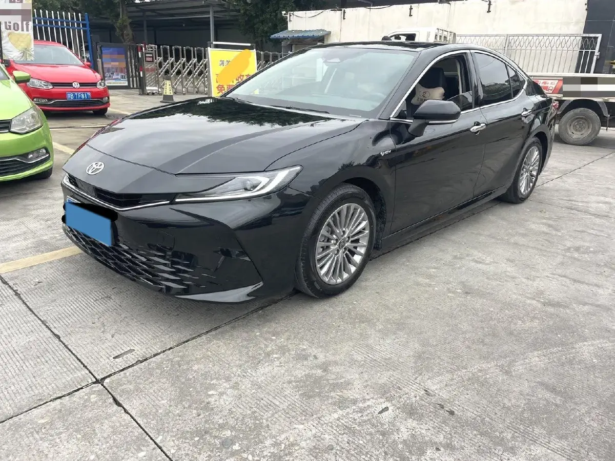 2024 Toyota Camry 2.0L 152HP L4 E-CVT Hybrid