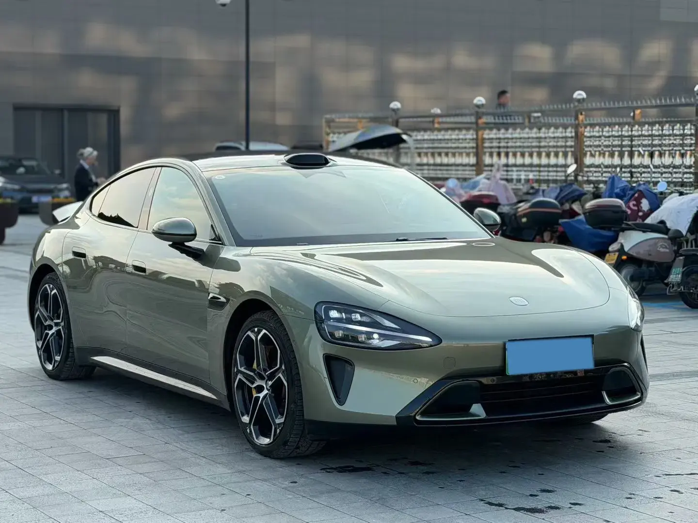 2024 MI SU7 thumbnail 3