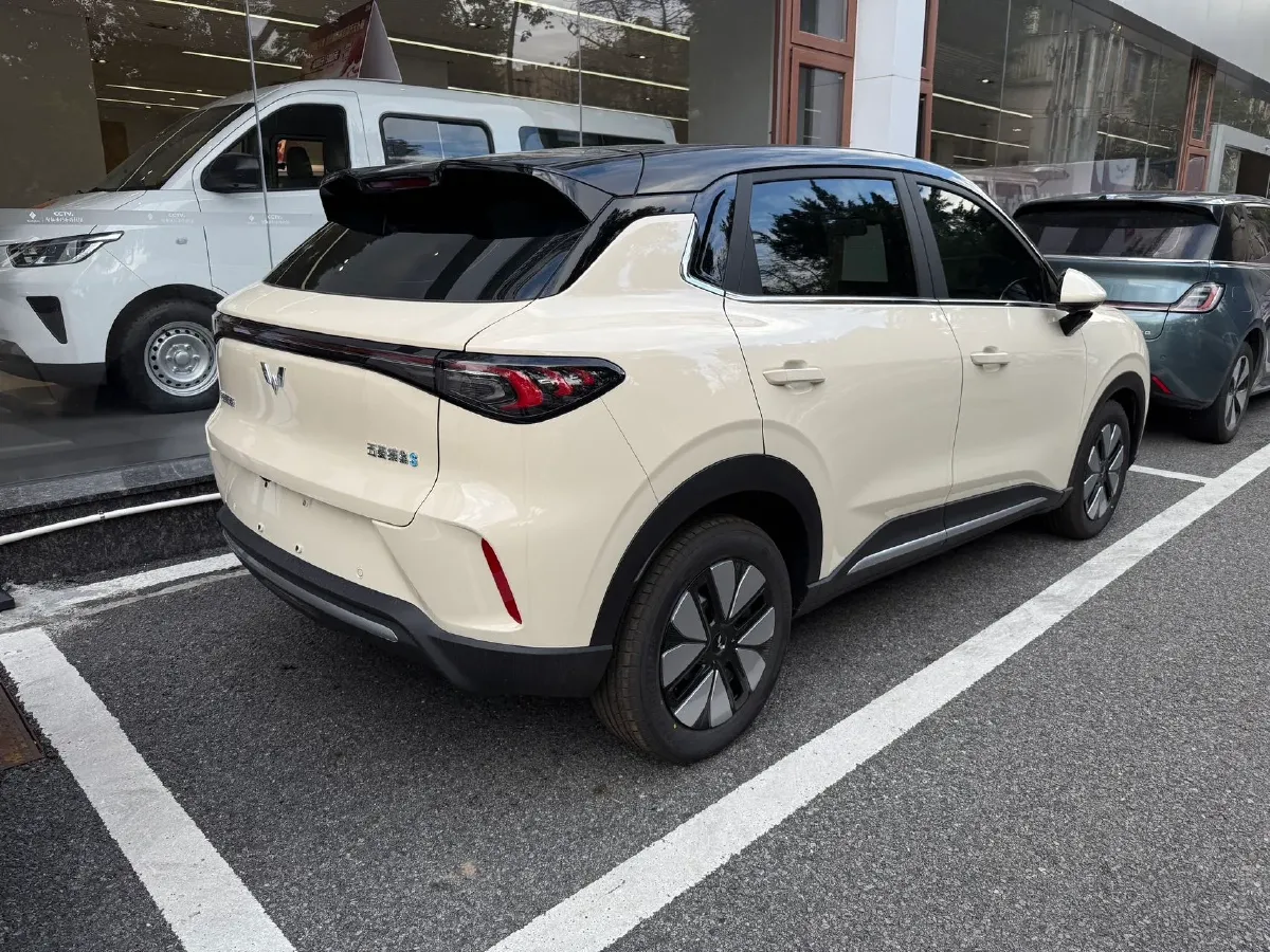 2025 WuLing BinGuo S BEV,autocango,china used car exporter,china ev exporter,chinese used car exporter,chinese used ev exporter