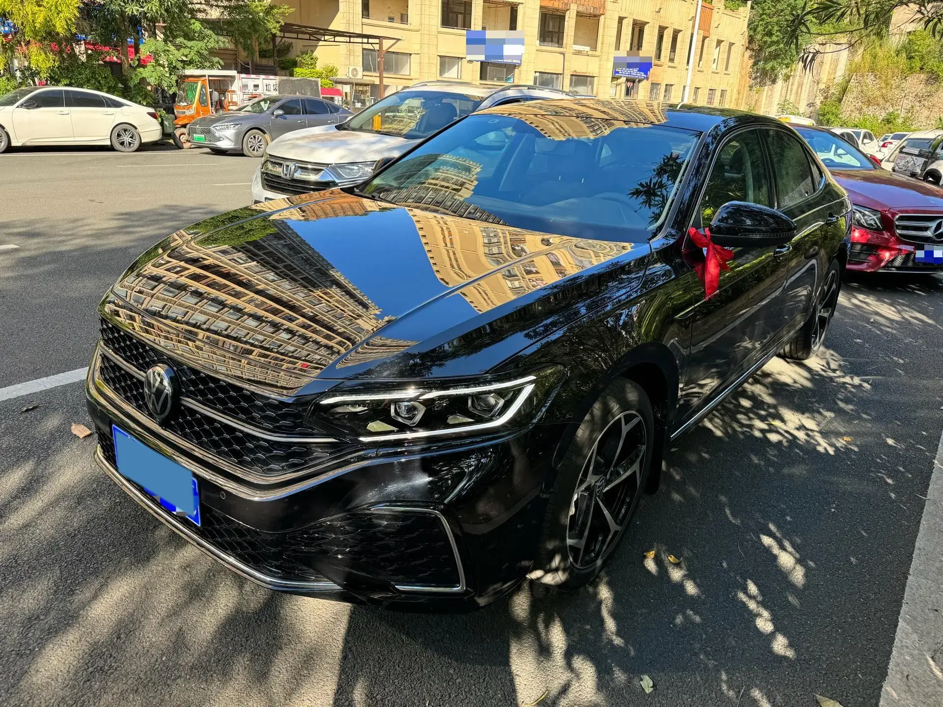 2023 VOLKSWAGEN PASSAT view 1