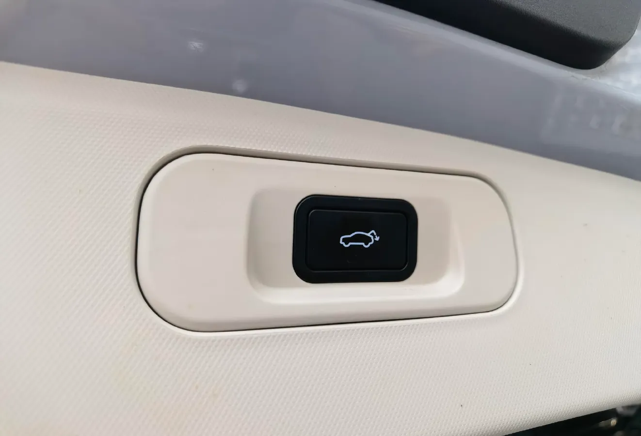 2023 Geely ICON 1.5T 181HP L4 7DCT,autocango,china used car exporter,china ev exporter,chinese used car exporter,chinese used ev exporter