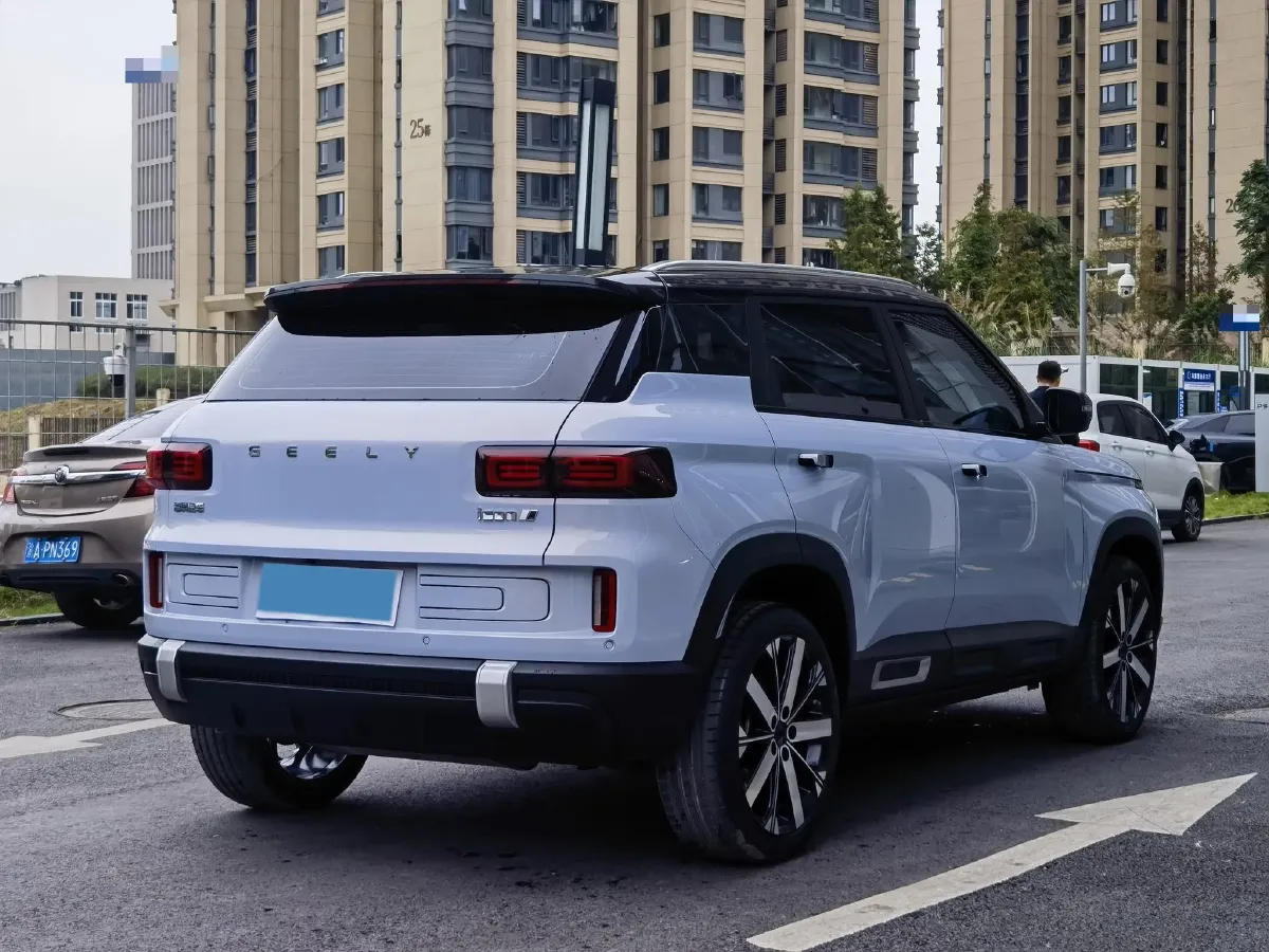 2023 Geely ICON 1.5T 181HP L4 7DCT,autocango,china used car exporter,china ev exporter,chinese used car exporter,chinese used ev exporter