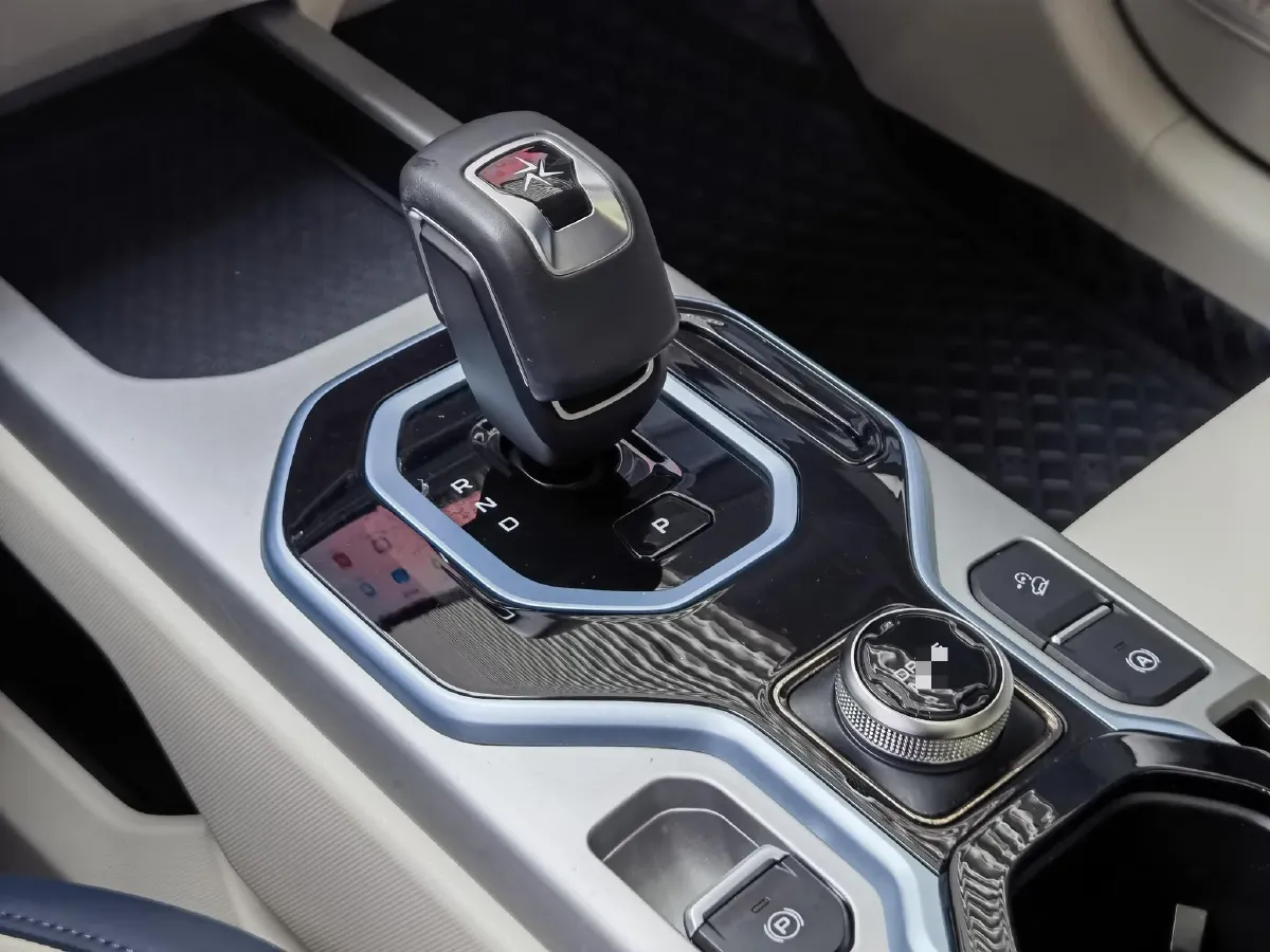 2023 Geely ICON 1.5T 181HP L4 7DCT,autocango,china used car exporter,china ev exporter,chinese used car exporter,chinese used ev exporter