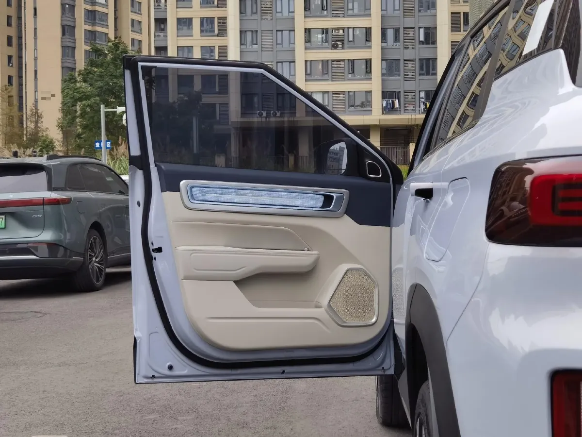 2023 Geely ICON 1.5T 181HP L4 7DCT,autocango,china used car exporter,china ev exporter,chinese used car exporter,chinese used ev exporter