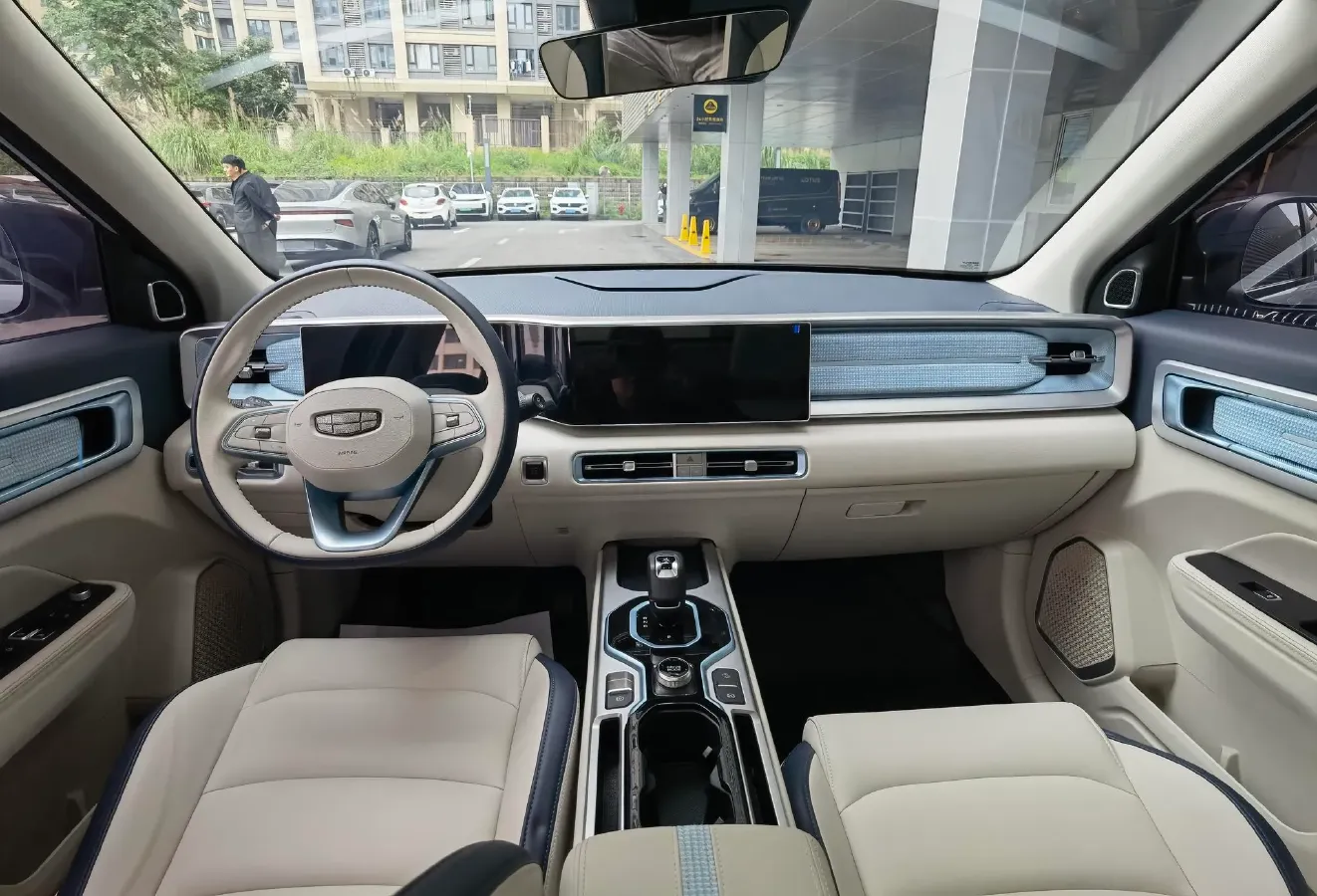 2023 Geely ICON 1.5T 181HP L4 7DCT,autocango,china used car exporter,china ev exporter,chinese used car exporter,chinese used ev exporter
