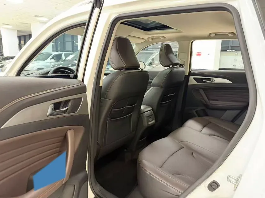 2018 ChangAn CS35 Plus 1.6L 128HP L4 5MT,autocango,china used car exporter,china ev exporter,chinese used car exporter,chinese used ev exporter