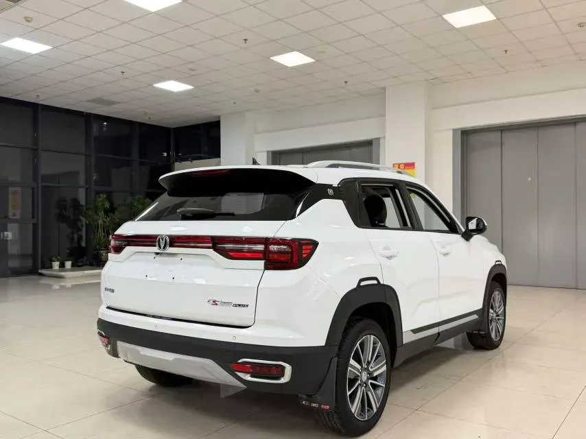 2018 ChangAn CS35 Plus 1.6L 128HP L4 5MT,autocango,china used car exporter,china ev exporter,chinese used car exporter,chinese used ev exporter