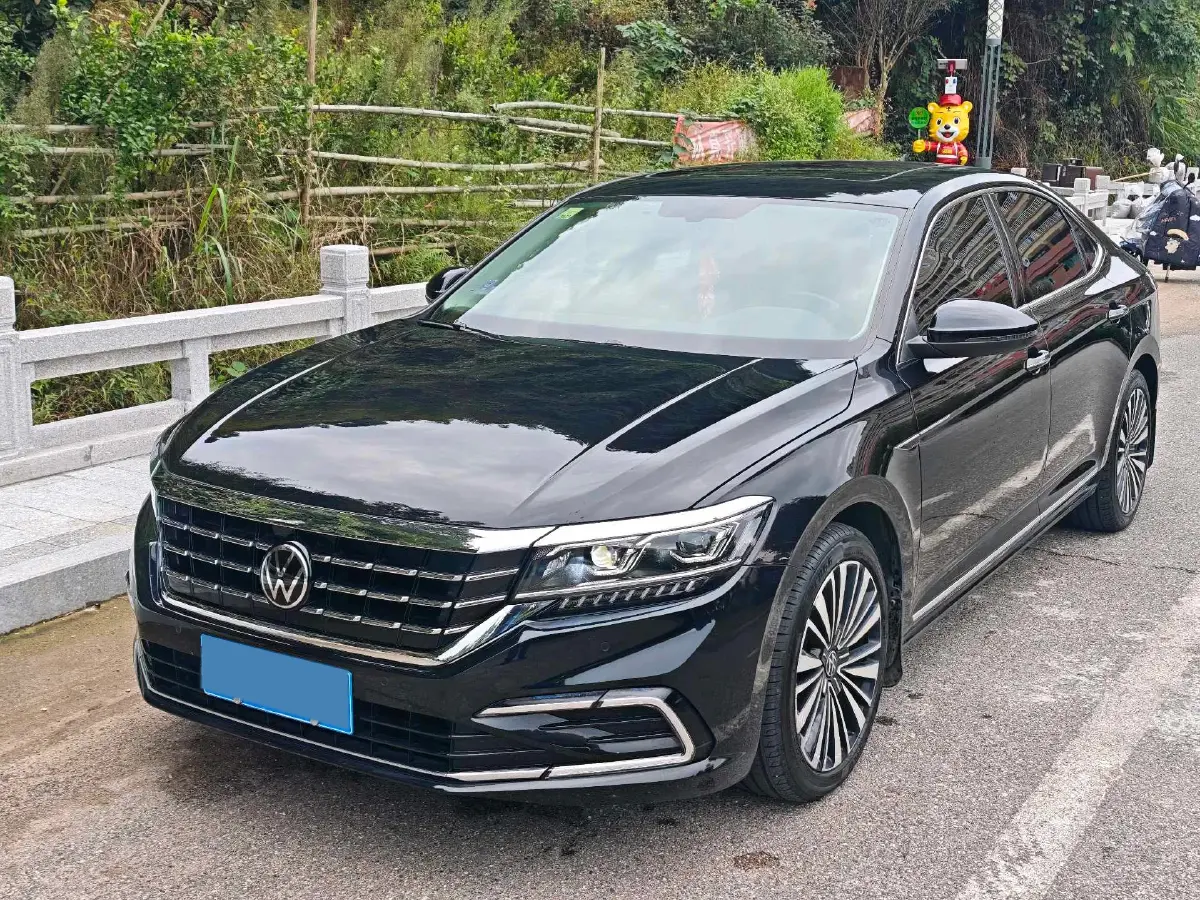 2021 Volkswagen Passat 2.0T 186HP L4 7DCT