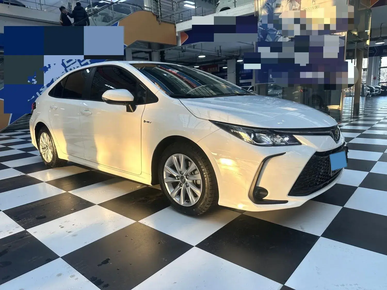 2024 TOYOTA COROLLA thumbnail 3