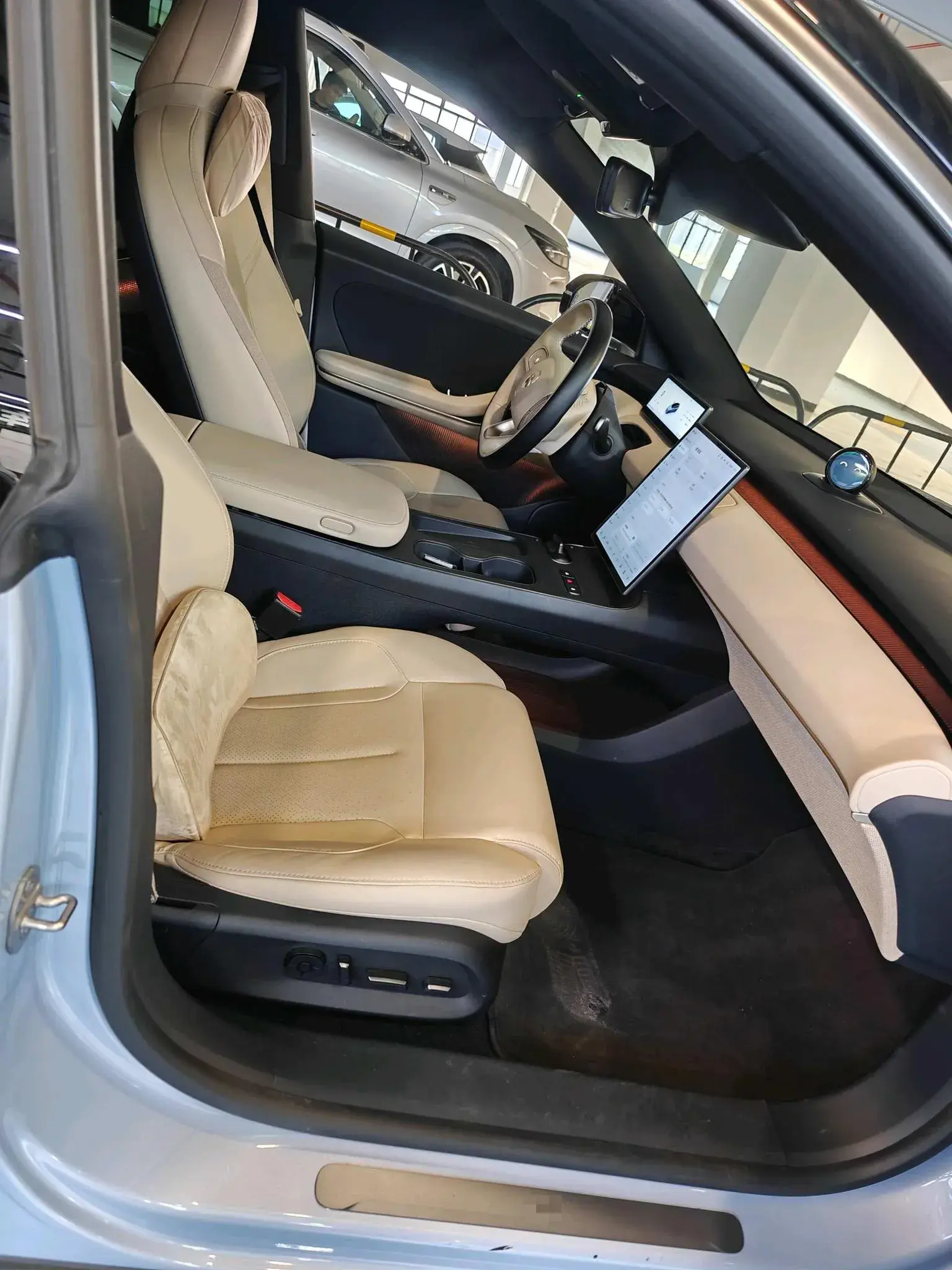 2023 NIO ET5T thumbnail 4