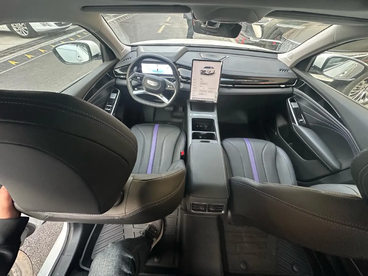 2024 Geely PrefaceL 1.5T 163HP L4 3DHT Hybrid,autocango,china used car exporter,china ev exporter,chinese used car exporter,chinese used ev exporter