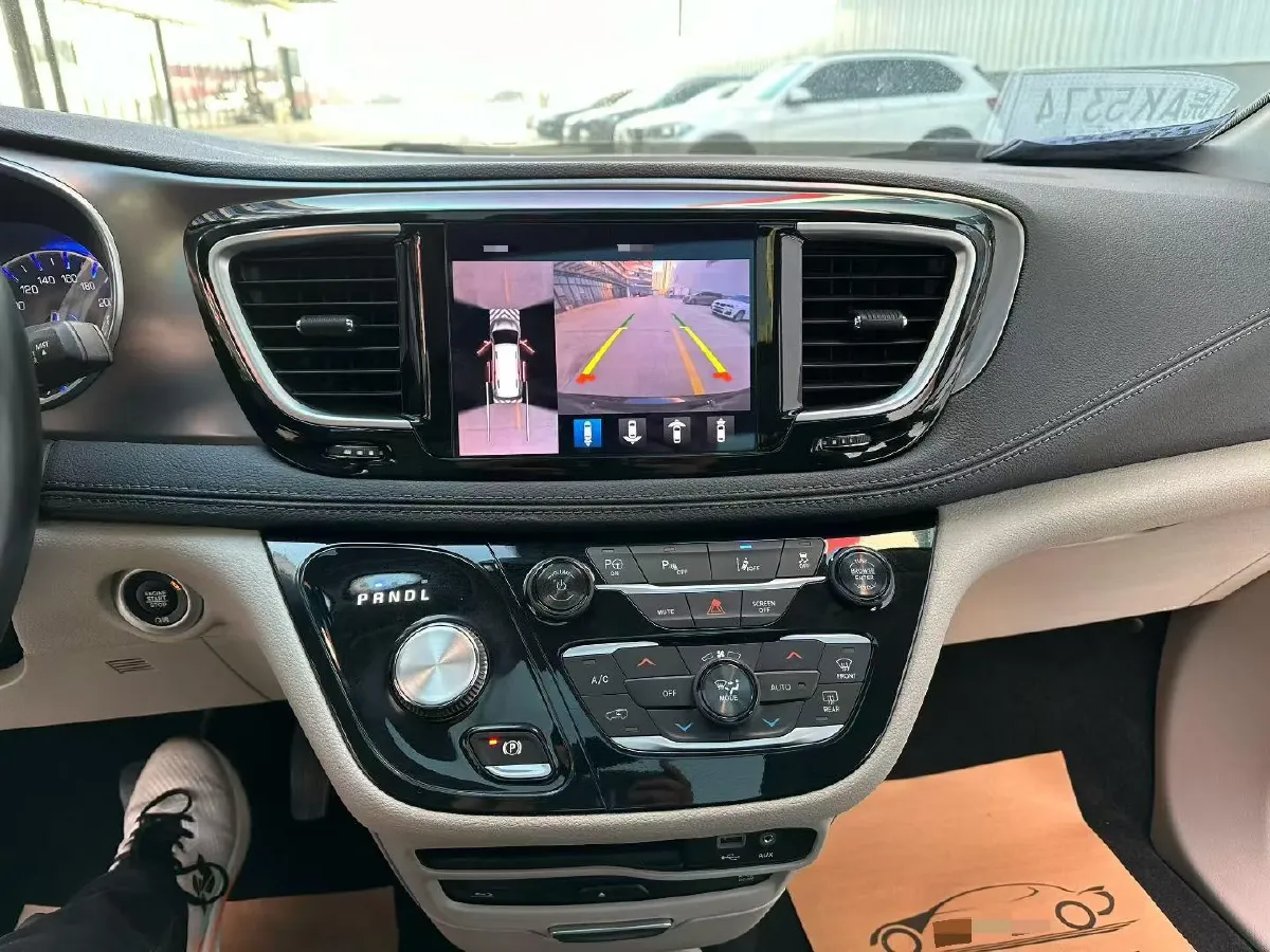 2017 Chrysler Pacifica 3.6L 279HP V6 9AT,autocango,china used car exporter,china ev exporter,chinese used car exporter,chinese used ev exporter