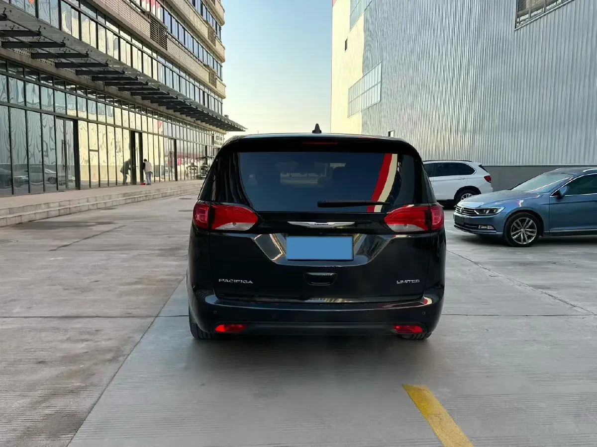 2017 Chrysler Pacifica 3.6L 279HP V6 9AT,autocango,china used car exporter,china ev exporter,chinese used car exporter,chinese used ev exporter