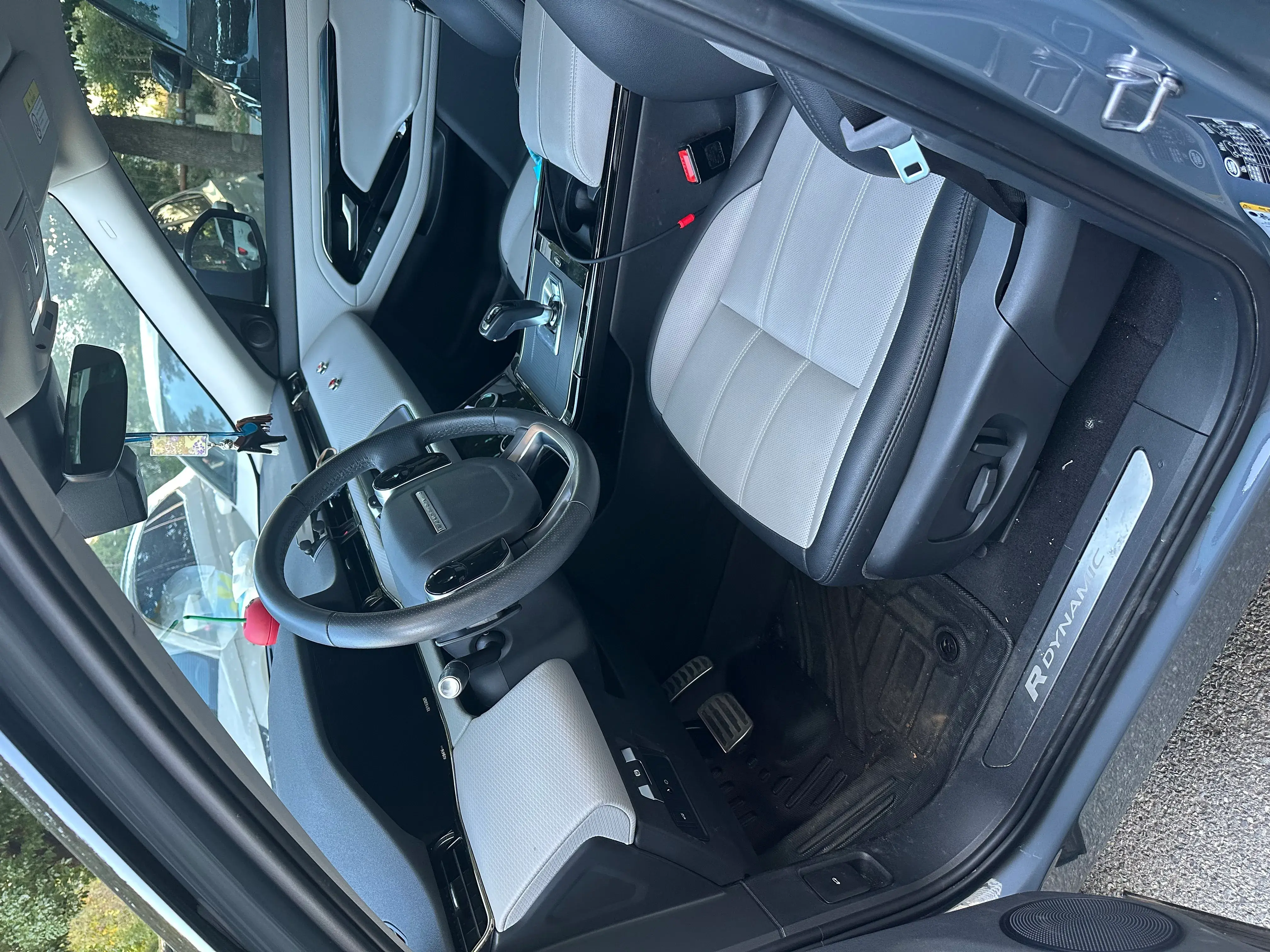 2021 LAND ROVER thumbnail 4