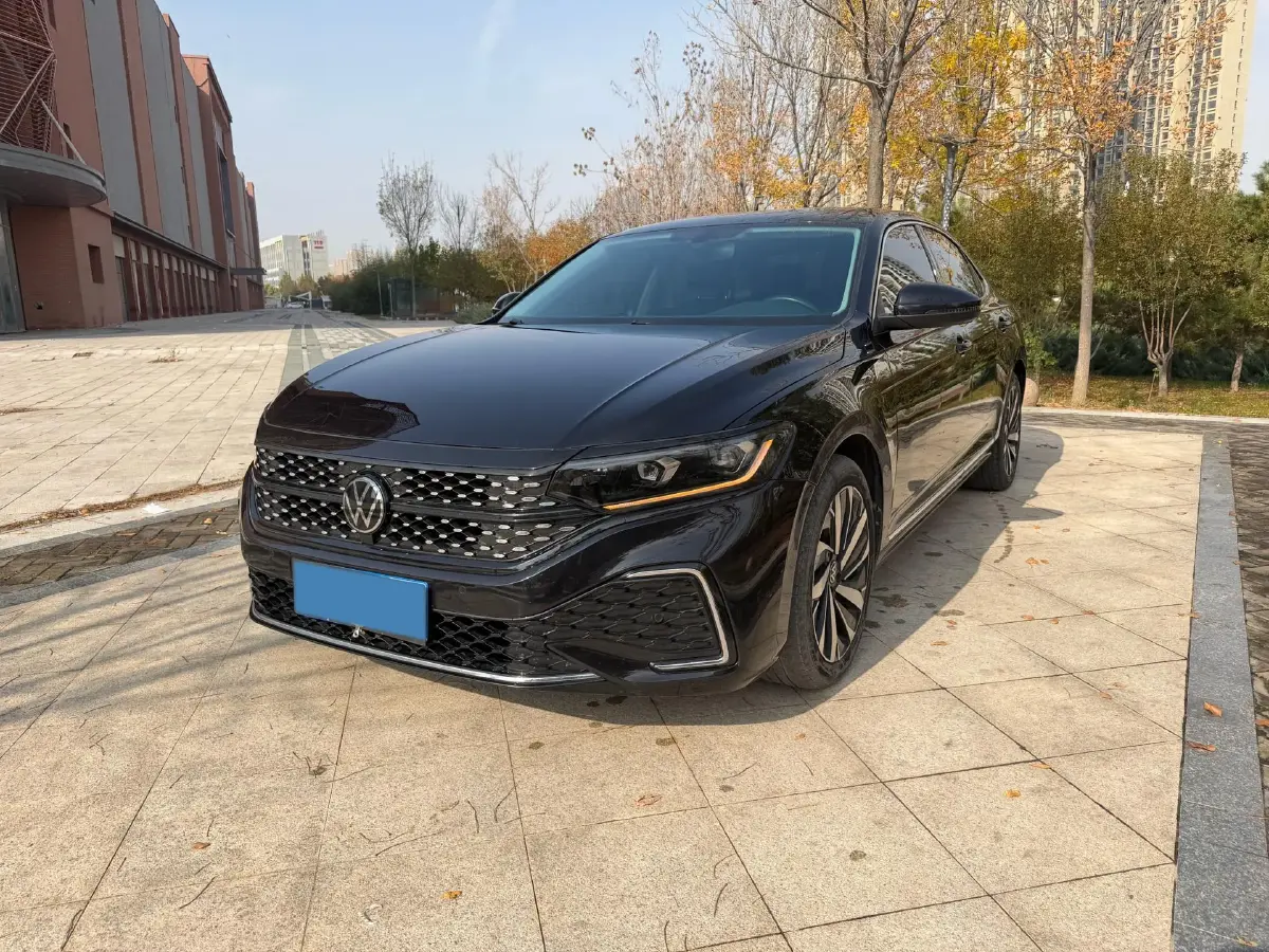 2022 Volkswagen Passat 2.0T 186HP L4 7DCT