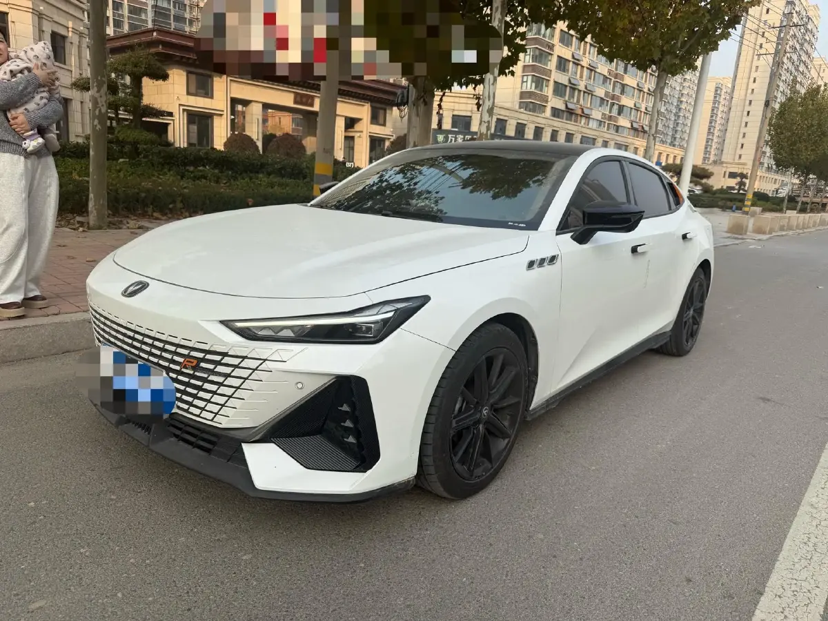 2022 ChangAn UNI-V 1.5T 188HP L4 7DCT