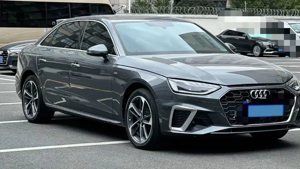2022 AUDI A4L thumbnail 2
