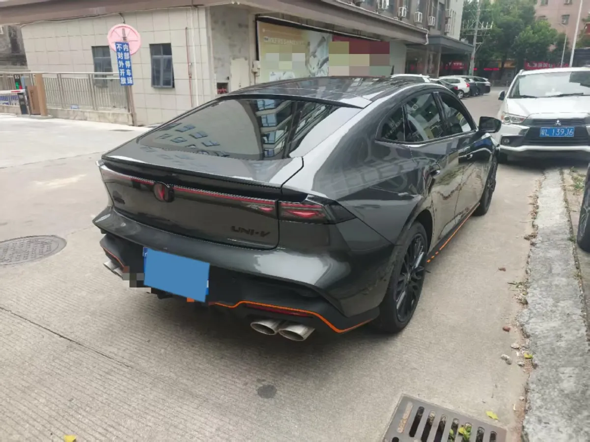 2025 ChangAn UNI-V 2.0T 245HP L4 8AT,autocango,china used car exporter,china ev exporter,chinese used car exporter,chinese used ev exporter