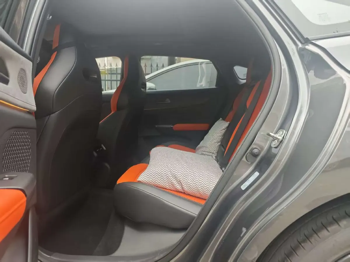 2025 ChangAn UNI-V 2.0T 245HP L4 8AT,autocango,china used car exporter,china ev exporter,chinese used car exporter,chinese used ev exporter