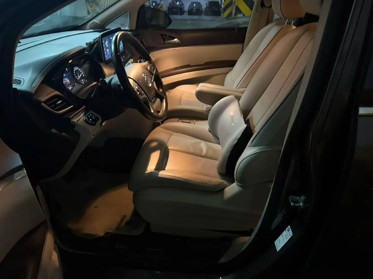 2021 Buick GL8 2.0T 237HP L4 9AT,autocango,china used car exporter,china ev exporter,chinese used car exporter,chinese used ev exporter