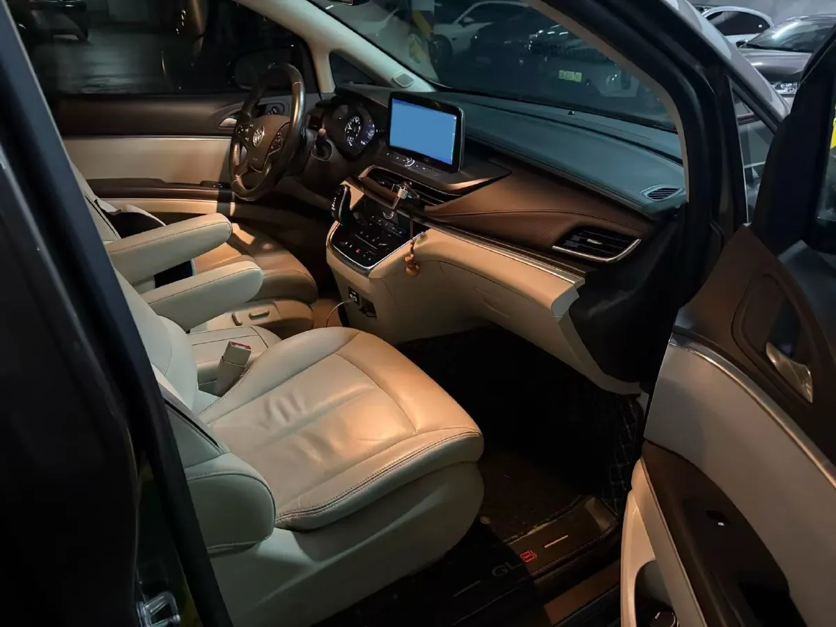 2021 Buick GL8 2.0T 237HP L4 9AT,autocango,china used car exporter,china ev exporter,chinese used car exporter,chinese used ev exporter