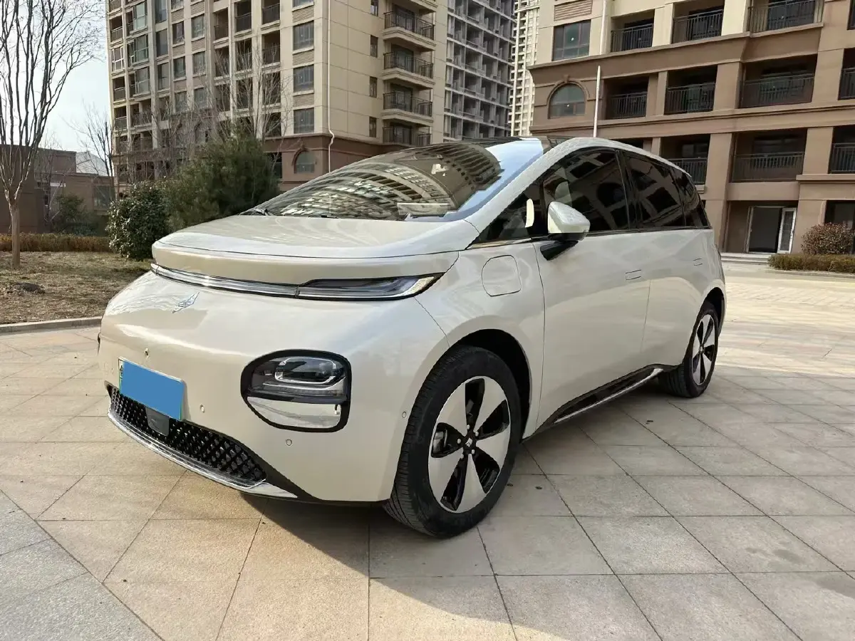 2023 BaoJun Cloud BEV 50.6KWH