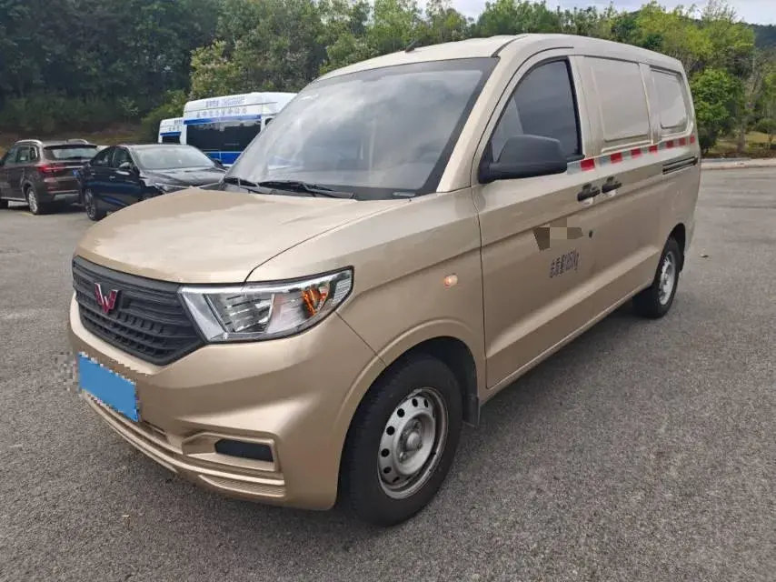 2022 WuLing HongGuang V 1.5L 99HP L4 6MT