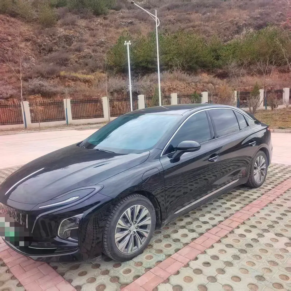 2024 HONGQI E-QM5 view 1