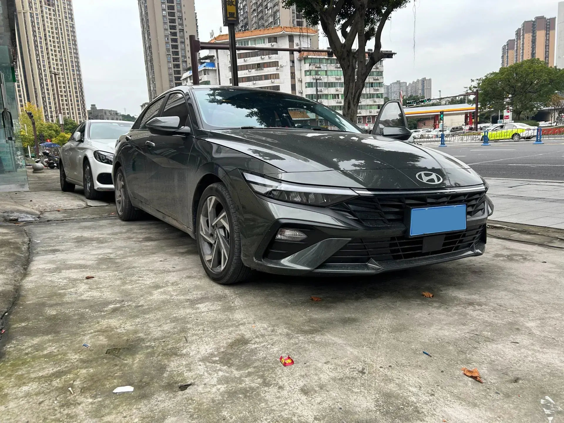 2022 HYUNDAI ELANTRA thumbnail 4