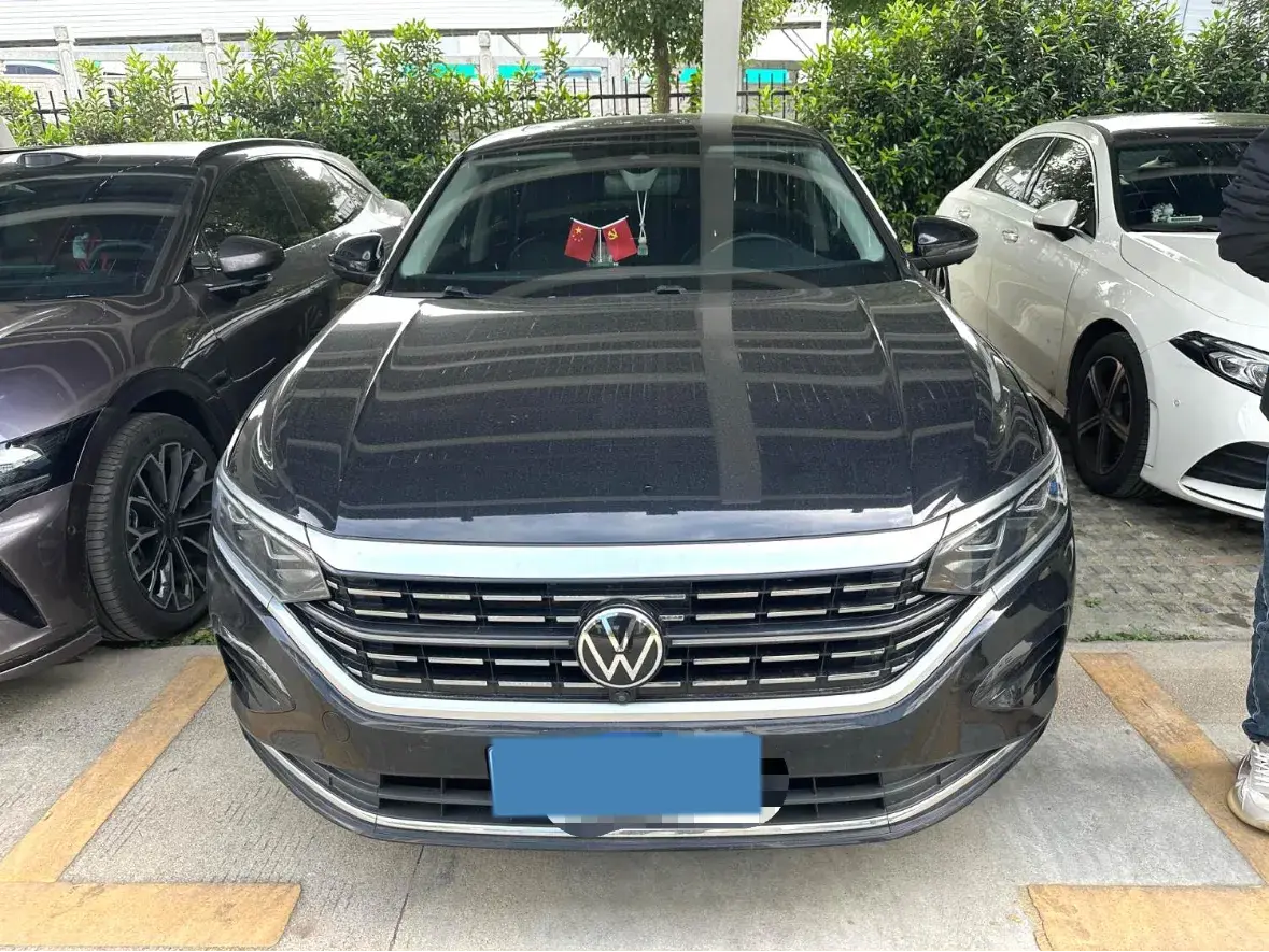 2023 VOLKSWAGEN PASSAT thumbnail 2