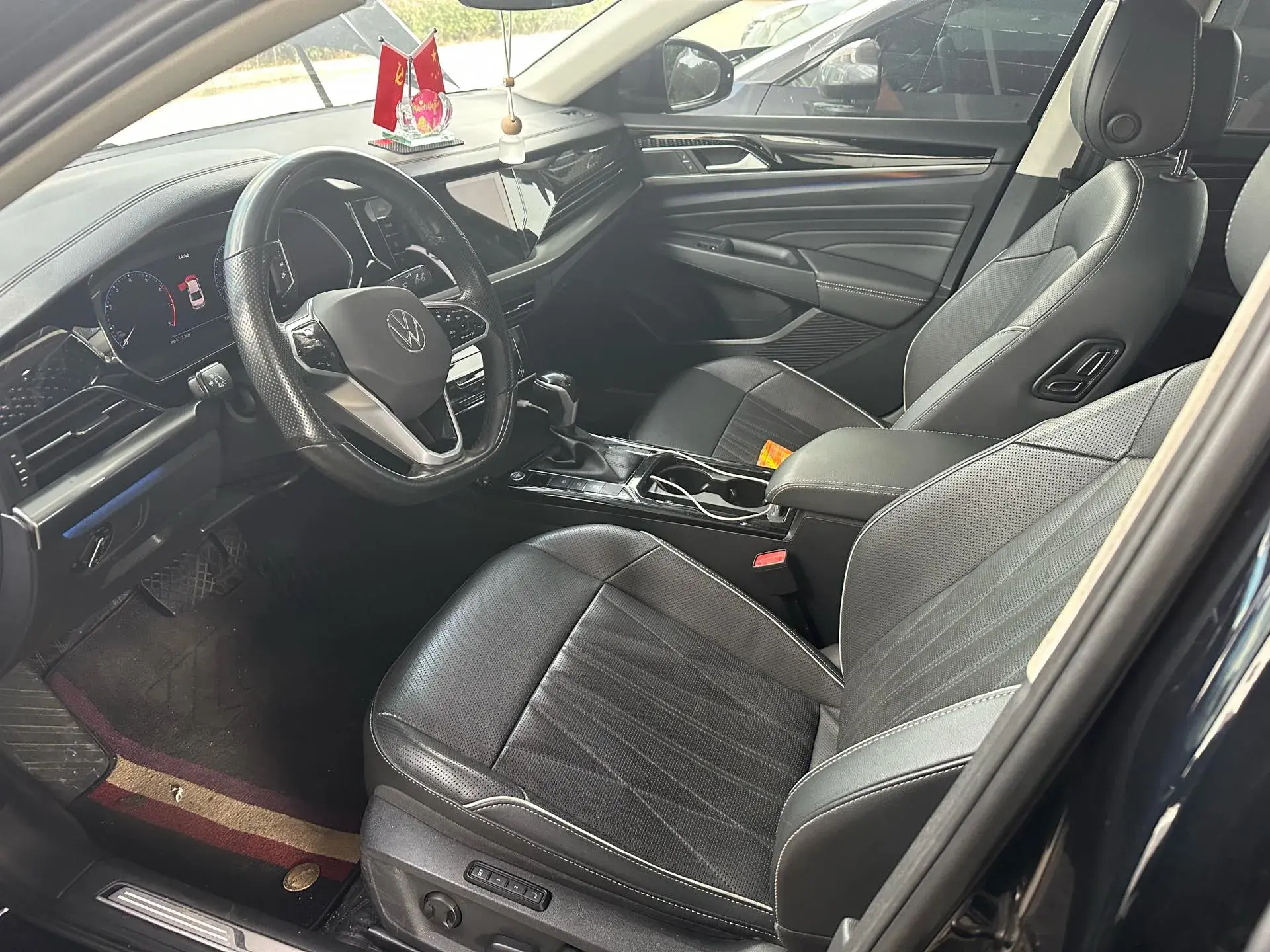 2023 VOLKSWAGEN PASSAT thumbnail 3