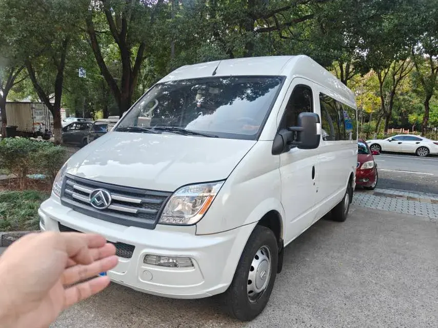 2021 MAXUS XinTu V80 2.0T 139HP L4 6MT